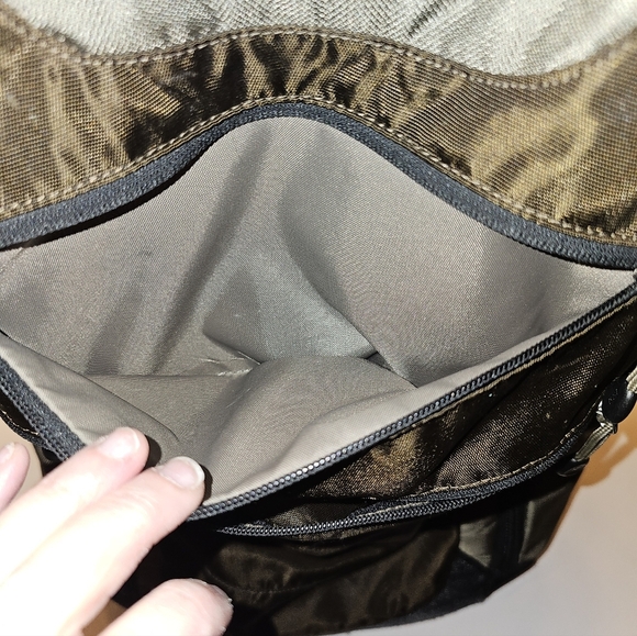 REI  Dark Green Travel Roller Backpack - Picture 11 of 16